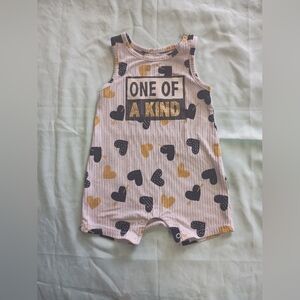 ‼️5 items for $8‼️Heart Patterned Baby Romper